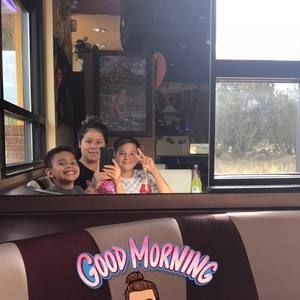 Meet your Posher, Yolanda